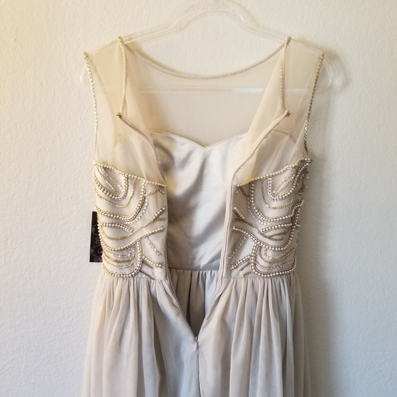 SOLD 💫 Light Silver/Grey Pearl Beaded Dress 6 - Picture 4 of 8